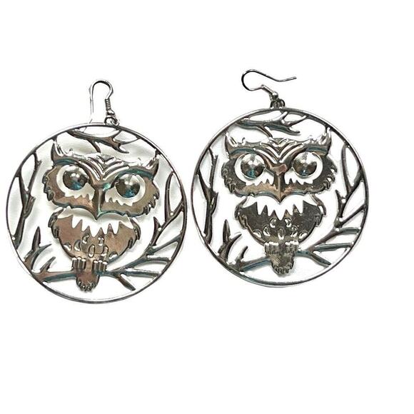 Adorable 2 1/4" Owl Silver Tone Earrings Hook Pierced Ears Light Thin - Picture 1 of 4